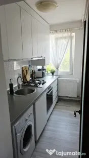 Vând apartament 3 camere semidecomandat în Curtea de Arges central