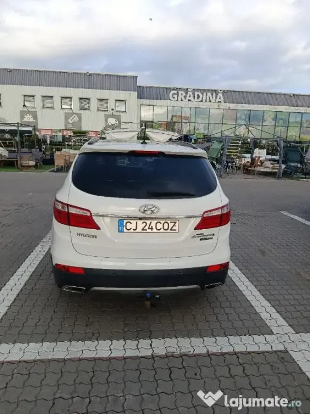 Hyundai Grand Santa Fe