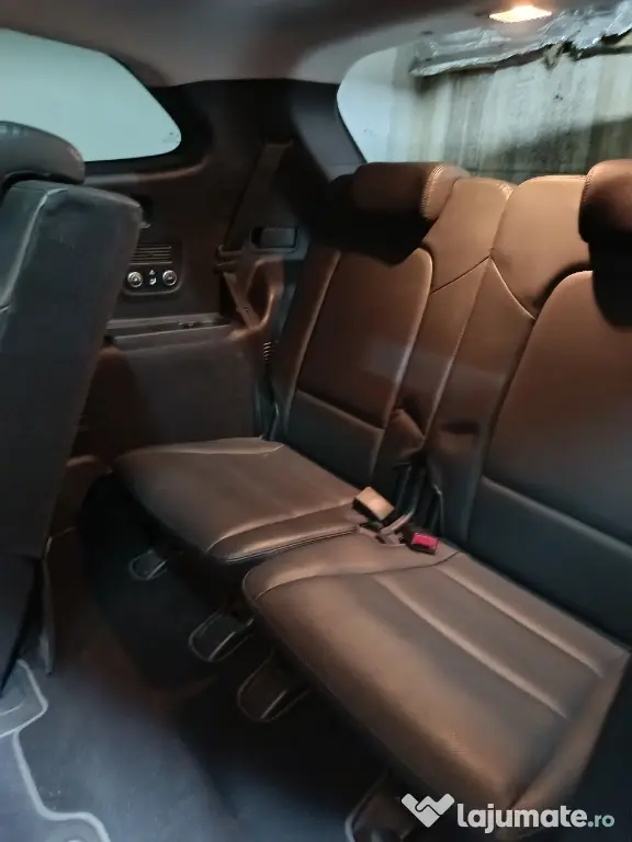 Hyundai Grand Santa Fe