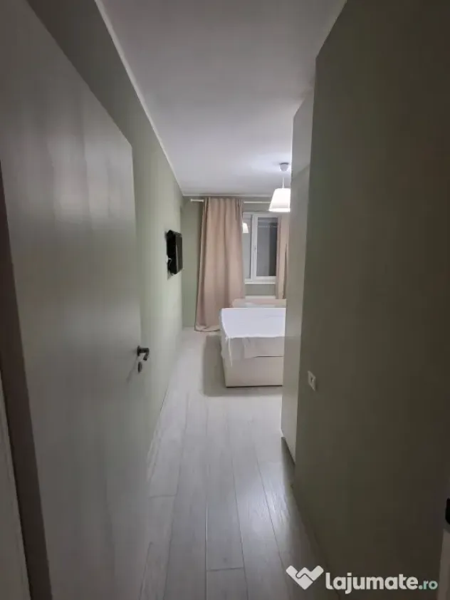 Vând apartament,loc de parcare și boxă