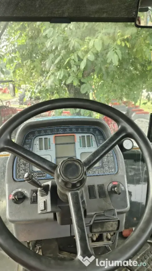 Vând tractor Ford New Holland 8770