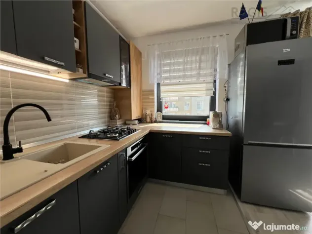Apartament Lux prima cu loc de parcare subteran Tractoru Co