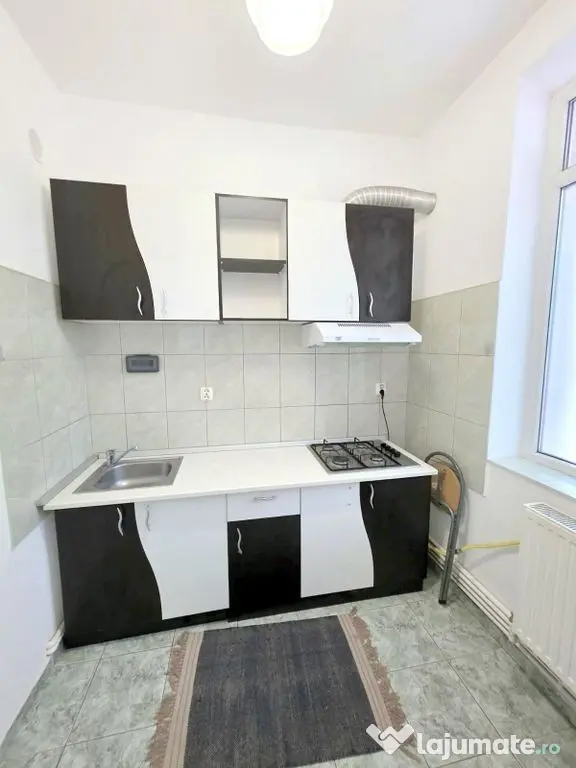 De inchiriat apartament cu o camera ultracentral, et. 1, ...