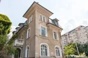 Vilă D+P+1E+M, 390 mp, P-ta Victoriei, pentru locuință... 