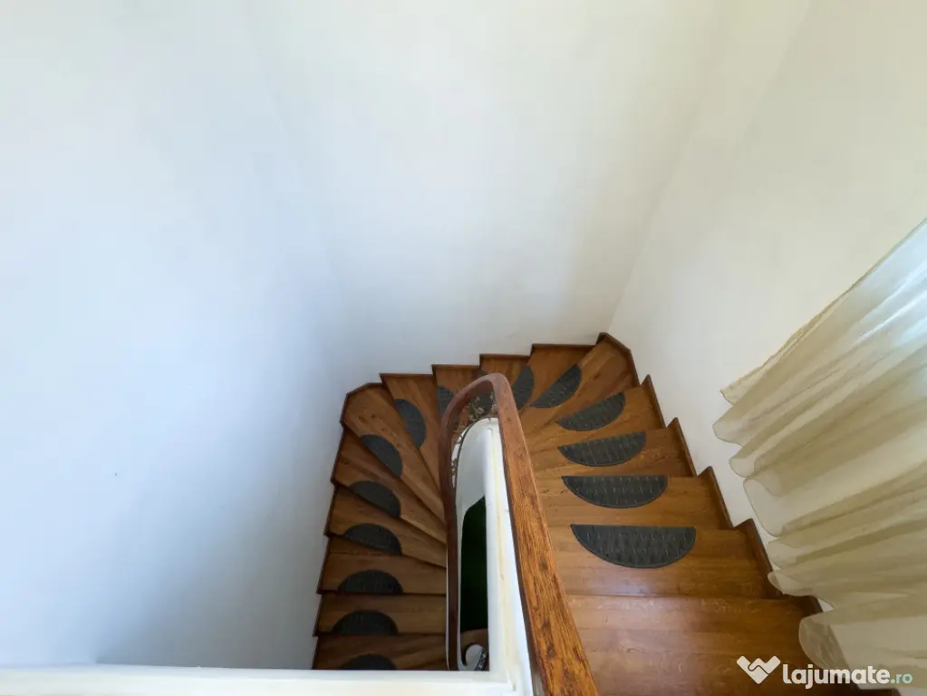 Victoriei - Berzei |Vilă interbelică | 5 camere | 190mp |