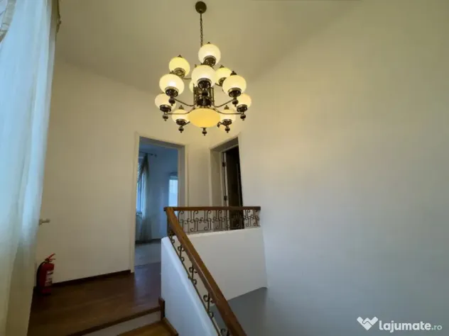 Victoriei - Berzei |Vilă interbelică | 5 camere | 190mp |