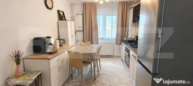 Apartament 3 camere- etaj intermediar-zona Decebal –