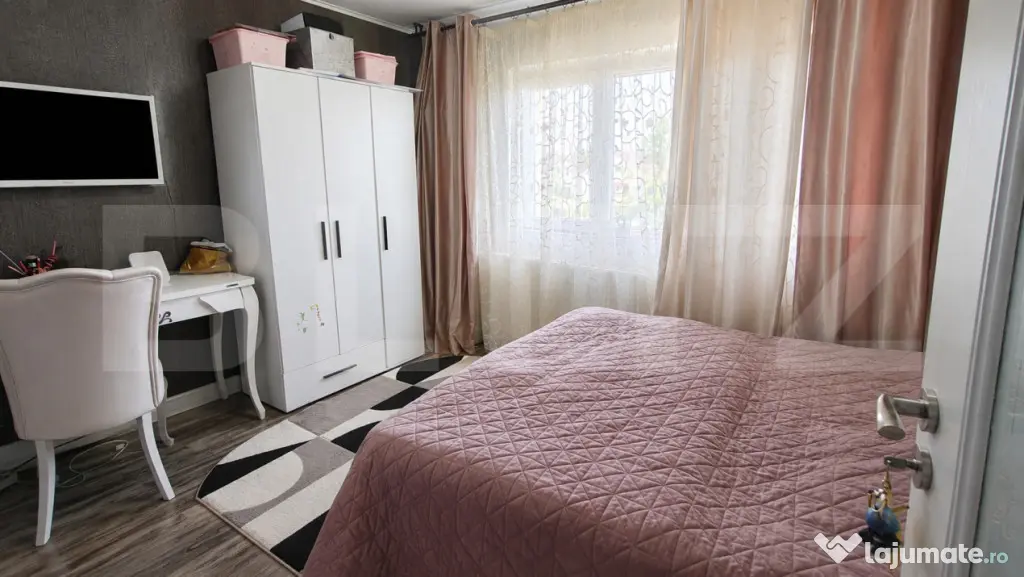 Apartament 3 camere- etaj intermediar-zona Decebal –