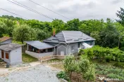 Casă renovată cu teren de 1.425 mp de vânzare în Năsal, com. Țaga