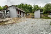 Casă renovată cu teren de 1.425 mp de vânzare în Năsal, com. Țaga