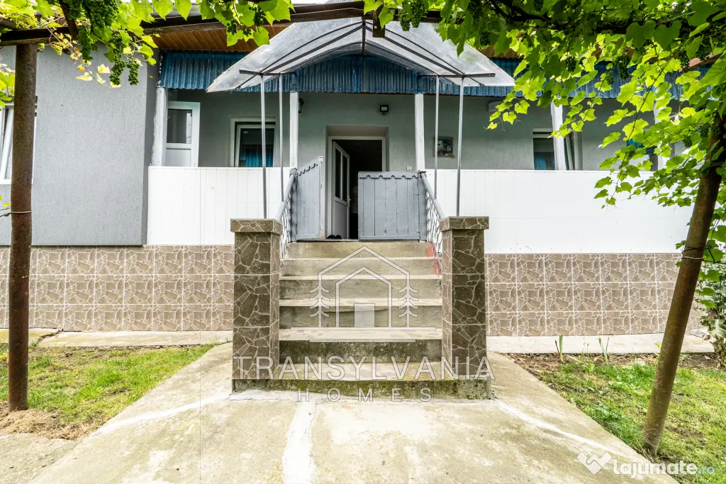 Casă renovată cu teren de 1.425 mp de vânzare în Năsal, com. Țaga