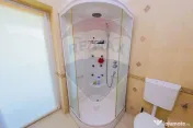 Casă elegantă în zonă exclusivistă, cu priveliște d... 