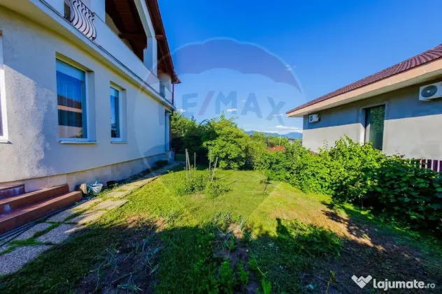 Casă elegantă în zonă exclusivistă, cu priveliște d...
