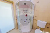 Casă elegantă în zonă exclusivistă, cu priveliște d... 