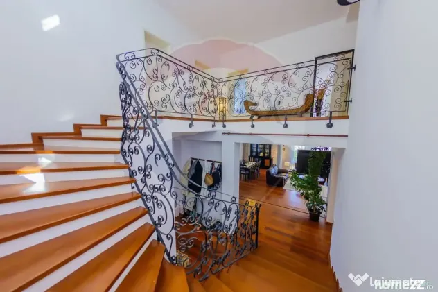 Casă elegantă în zonă exclusivistă, cu priveliște d...