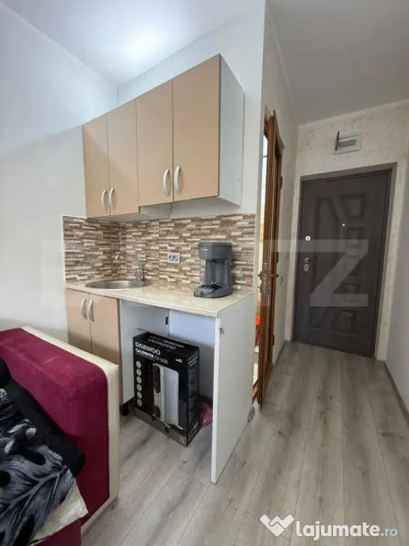 Garsoniera de vanzare, 12 mp, Micro 19, renovata