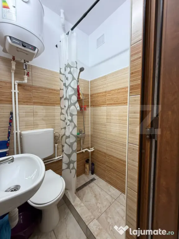 Garsoniera de vanzare, 12 mp, Micro 19, renovata