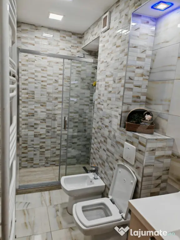 Apartament de lux cu 3 camere, 108 mp utili, 2 terase, 2 bă