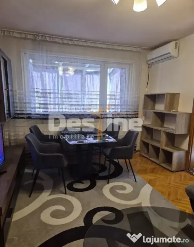 Inchiriez apartament cu 3 camere utilat si mobilat in zona D
