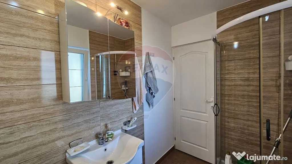 Casă / Vilă de lux, 6 camere, Liteni-Moara, Suceava