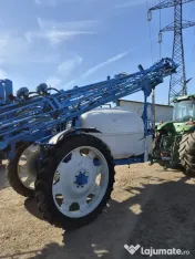 Mașină de erbicidat tractat Evrard 2800 TDS, an 2005, latime 24 metri, 2.800 l 