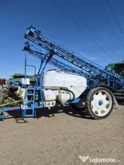 Mașină de erbicidat tractat Evrard 2800 TDS, an 2005, latime 24 metri, 2.800 l 