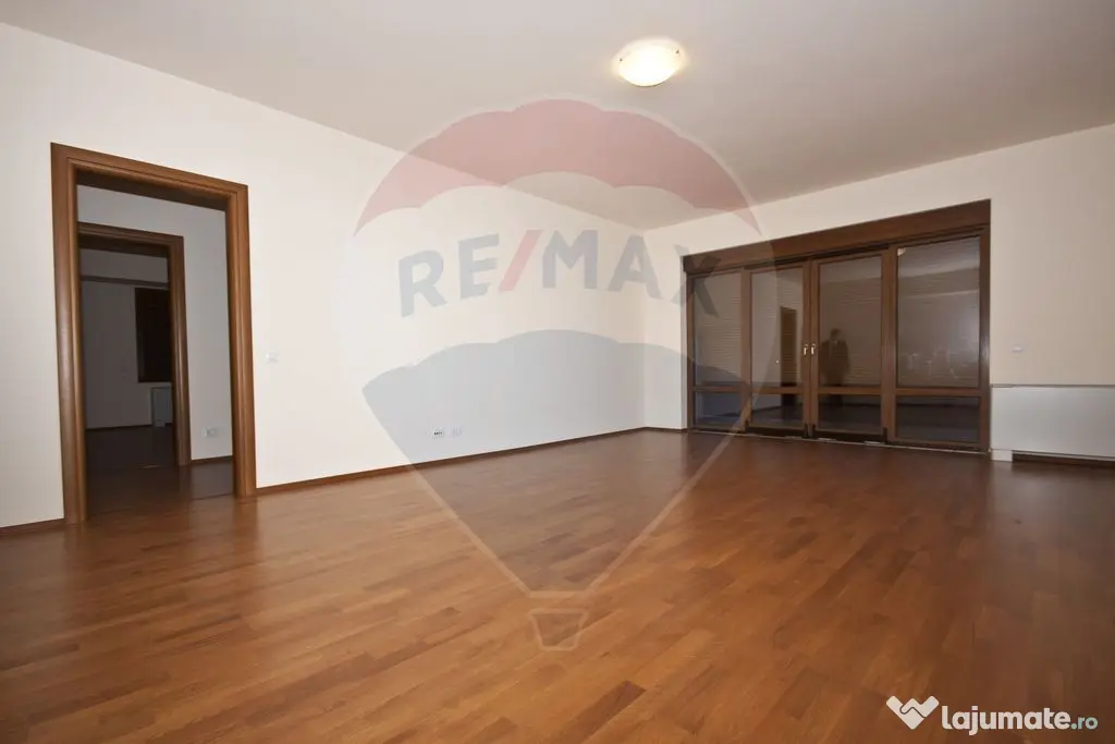 INCHIRIERE Apartament cu 3 camere in zona Aviatiei
