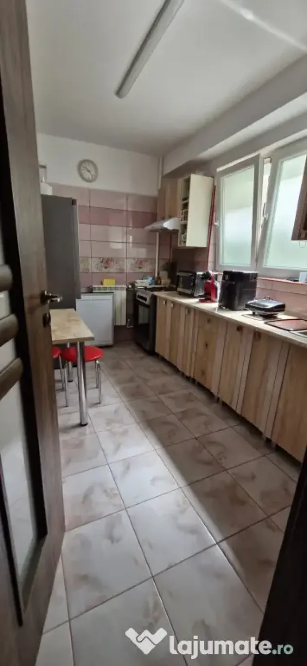 Inchiriez apartament 2 camere Drumul Taberei de la 1 sept