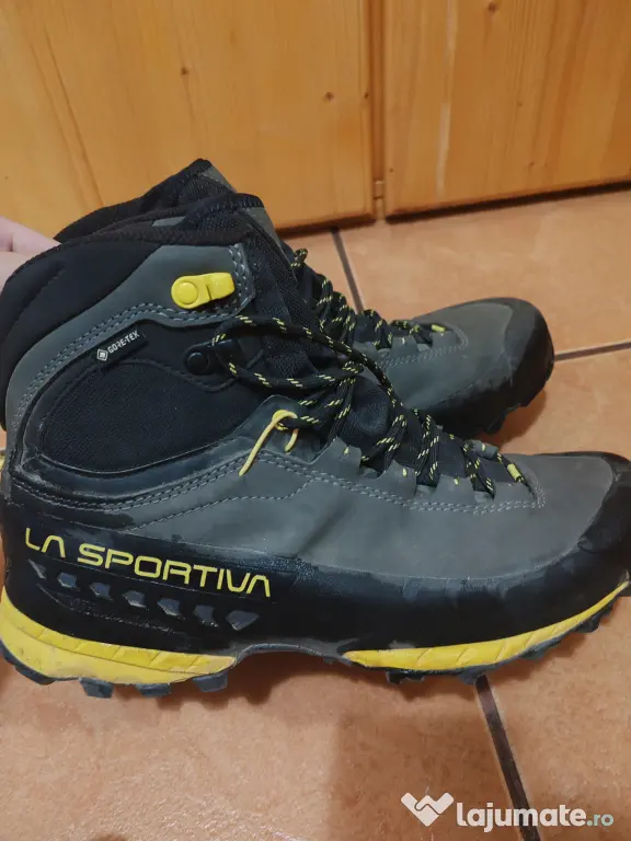 Bocanci munte La Sportiva TX5 Evo Mid