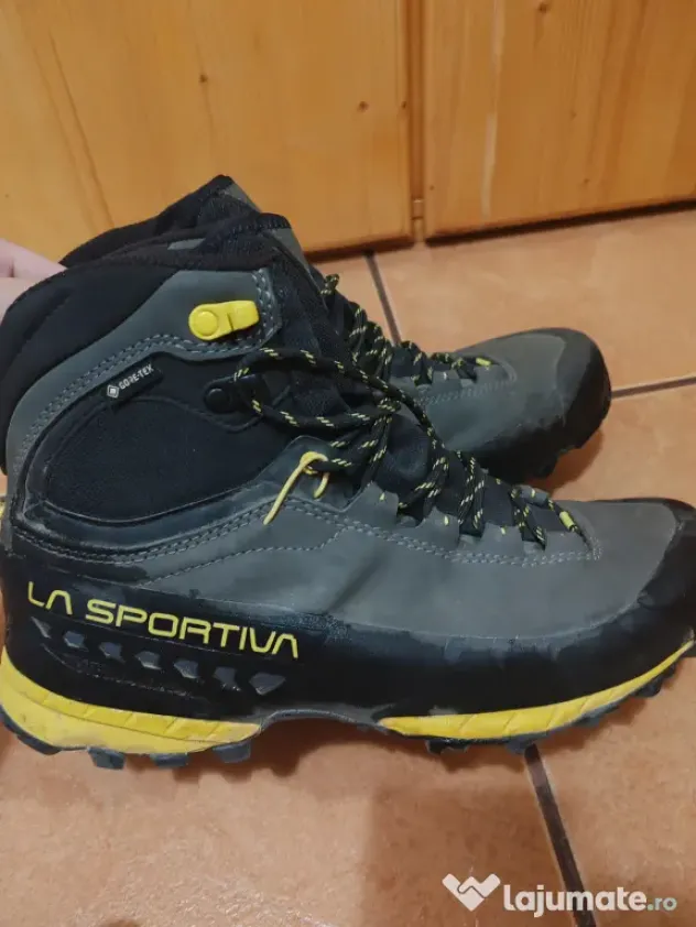 Bocanci munte La Sportiva TX5 Evo Mid