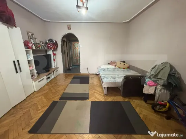 Garsonieră 31 mp, etaj intermediar, zonă Flora – Tătăr