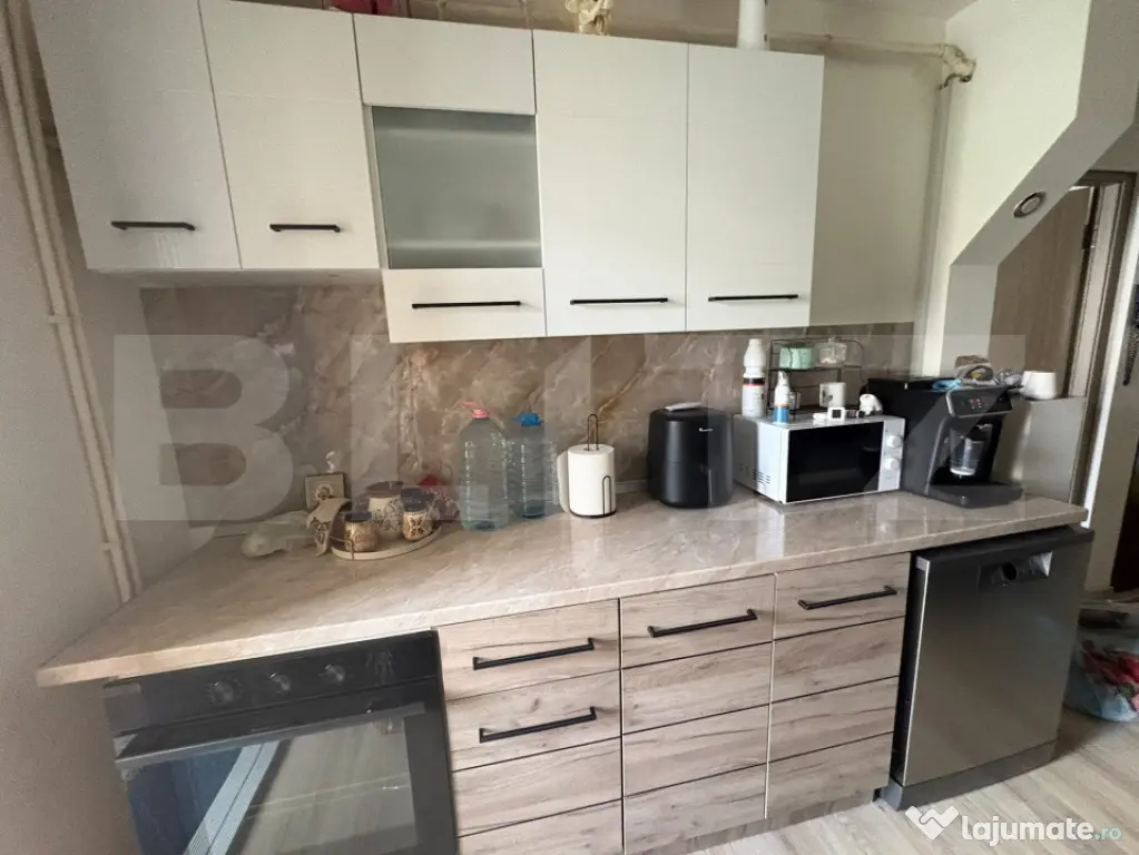 Apartament de vânzare cu 2 camere, mansardă și terasă, Z