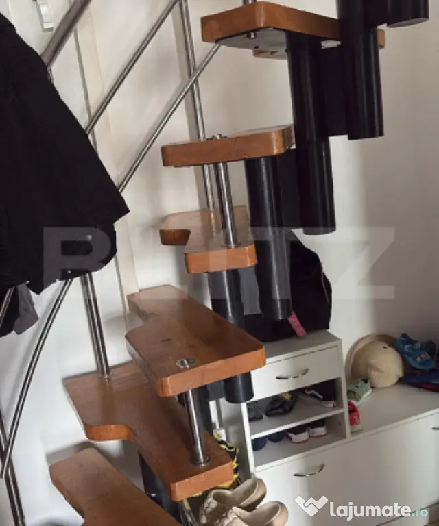 Apartament de vânzare cu 2 camere, mansardă și terasă, Z