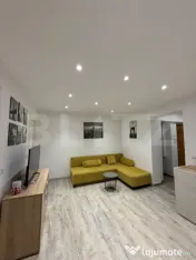 Apartament cu 3 camere, renovat, 52 mp, etaj 1, zona Hotel R 