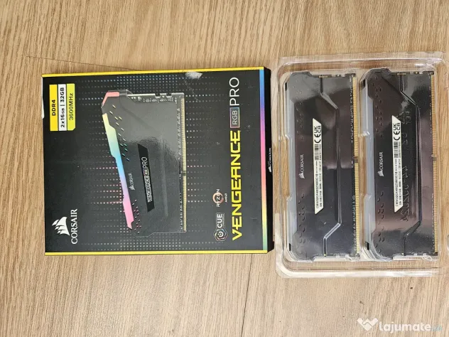 Memorie RAM Corsair VENGEANCE® RGB PRO 32GB (2X16), DDR4, 3600MHz, CL18 Kit