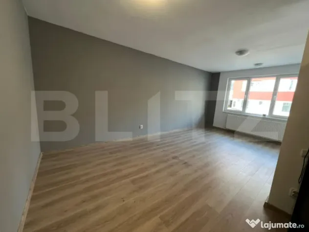 Spatiu birouri, 43 mp, imobil nou, parcare, zona Eroilor