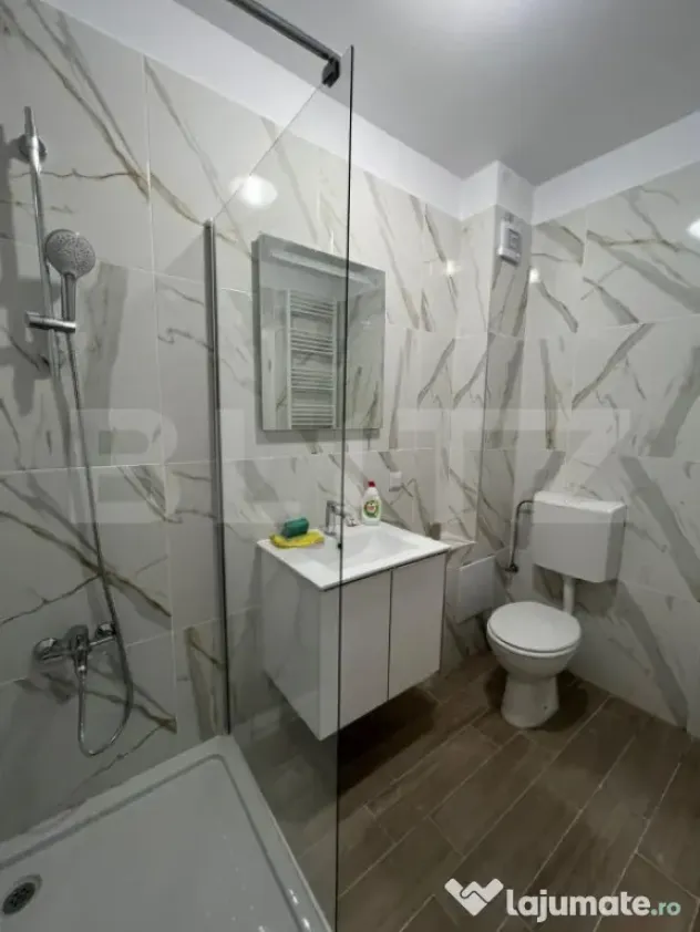 Spatiu birouri, 43 mp, imobil nou, parcare, zona Eroilor