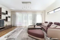 Casa LA CHEIE cu 5 camere si 4 bai, Buna Ziua, 200 mp, aproa