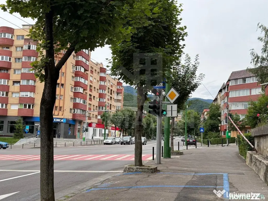 Spatiu Comercial-Bld Muncii 40-Fix in intersectie-Zona bu...