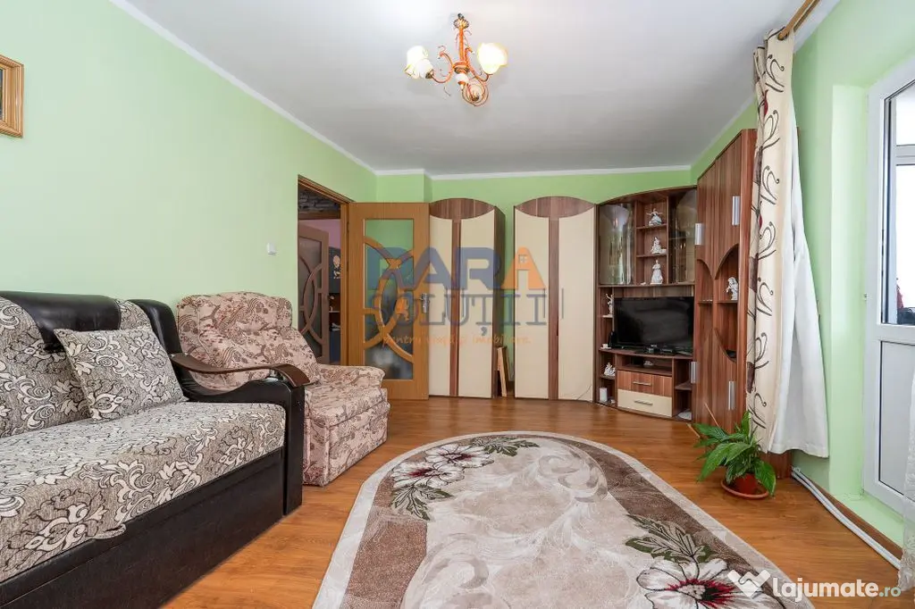 3 camere, 3 balcoane, etaj 3