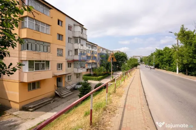 3 camere, 3 balcoane, etaj 3