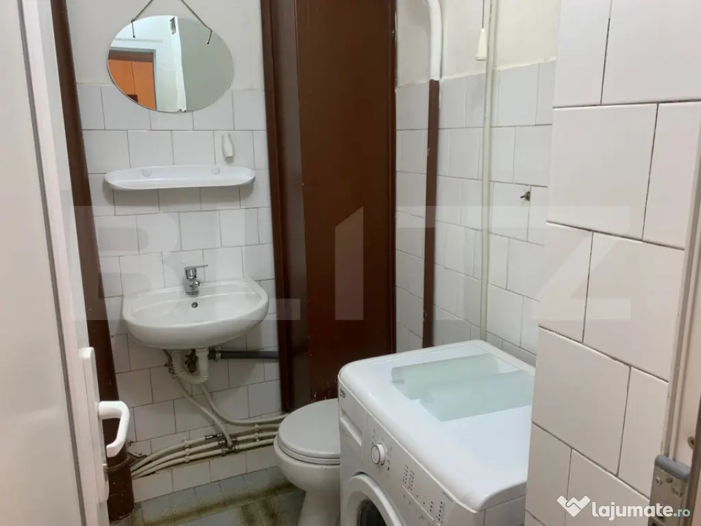 Apartament 3 camere, decomandat, parcare, zona Piata Marasti