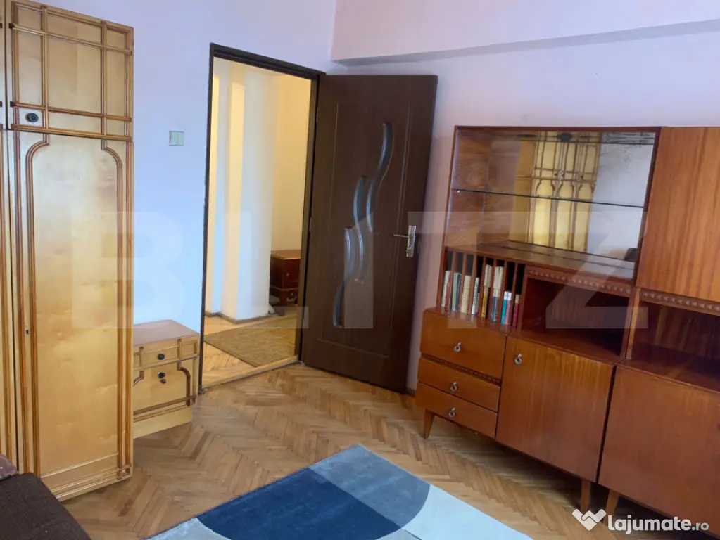 Apartament 3 camere, decomandat, parcare, zona Piata Marasti