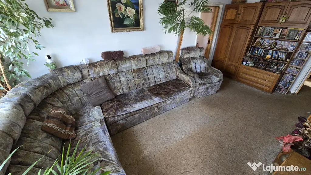 Mobilier sufragerie din lemn + colțar extensibil și fotoliu