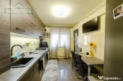 Apartament spațios cu 5 camere, centrală proprie, zona Mi