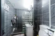 Apartament spațios cu 5 camere, centrală proprie, zona Mi