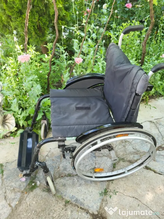Scaun cu rotile pentru persoane cu dizabilitati
