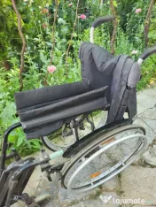 Scaun cu rotile pentru persoane cu dizabilitati