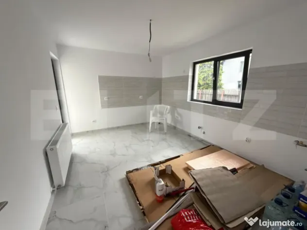 Casa de vanzare - 5 camere, constructie 2021