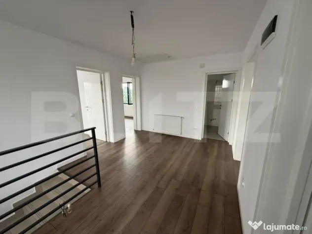 Casa de vanzare - 5 camere, constructie 2021